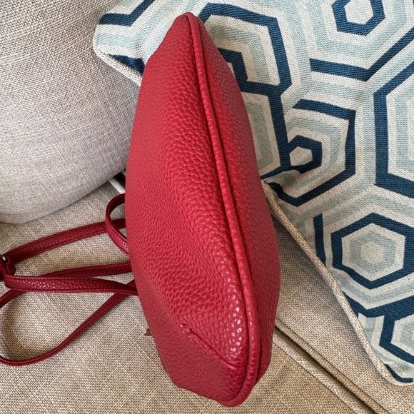 Kenneth Cole reaction file crossbody - Picture 11 of 13